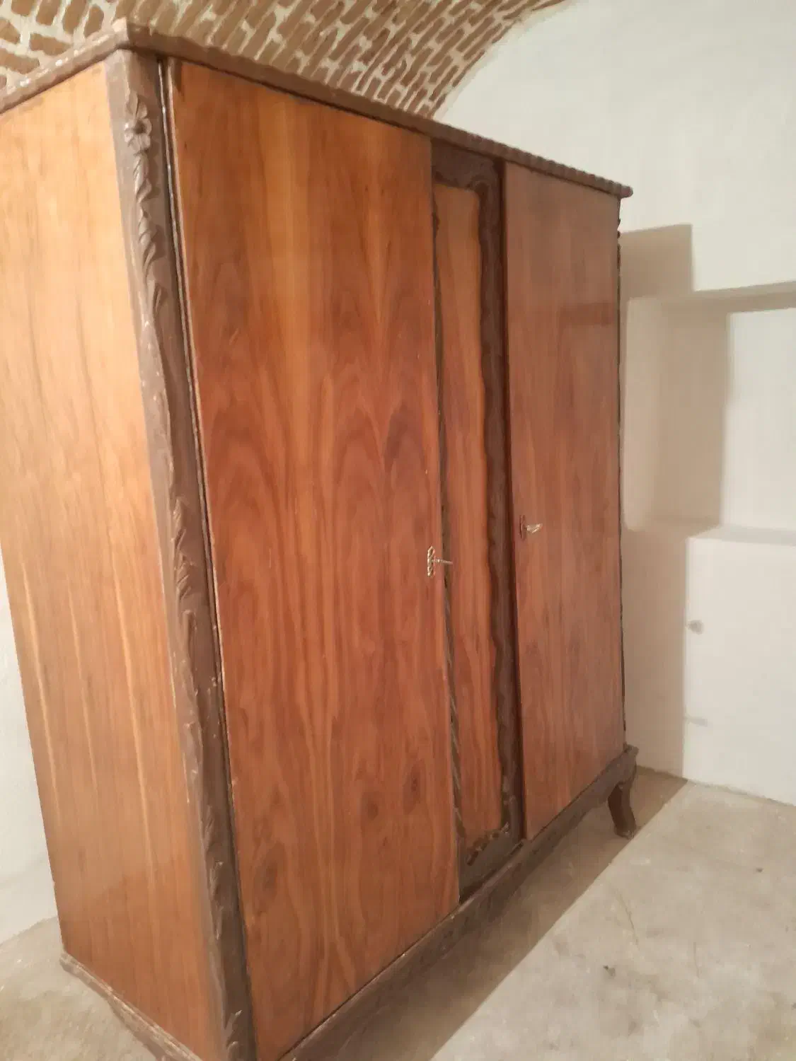 کمد قدیمی|بوفه، ویترین، کنسول|تبریز, |دیوار