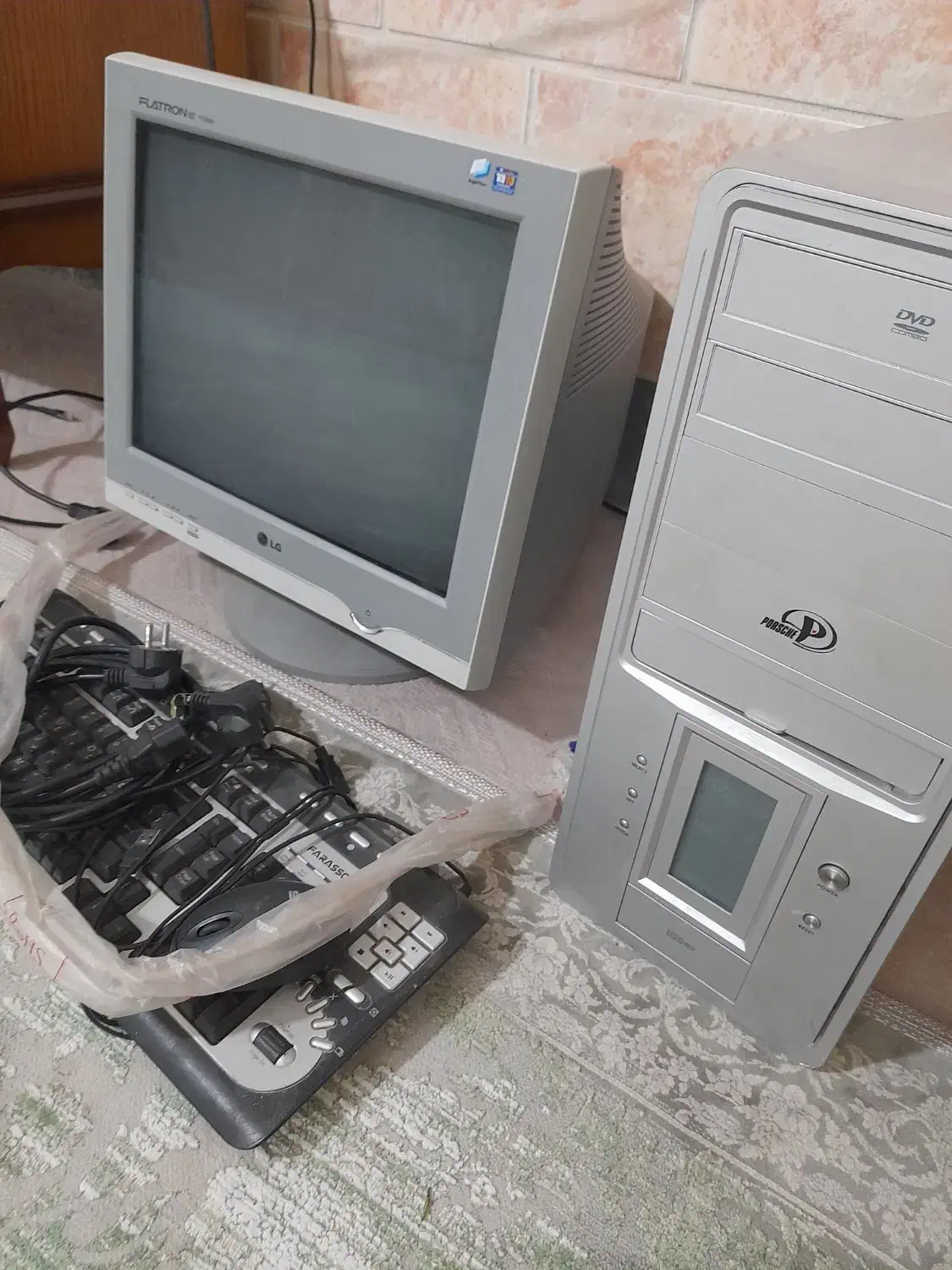 فروش کامپیوتر با لوازم کامل|رایانه رومیزی|اسفراین, |دیوار