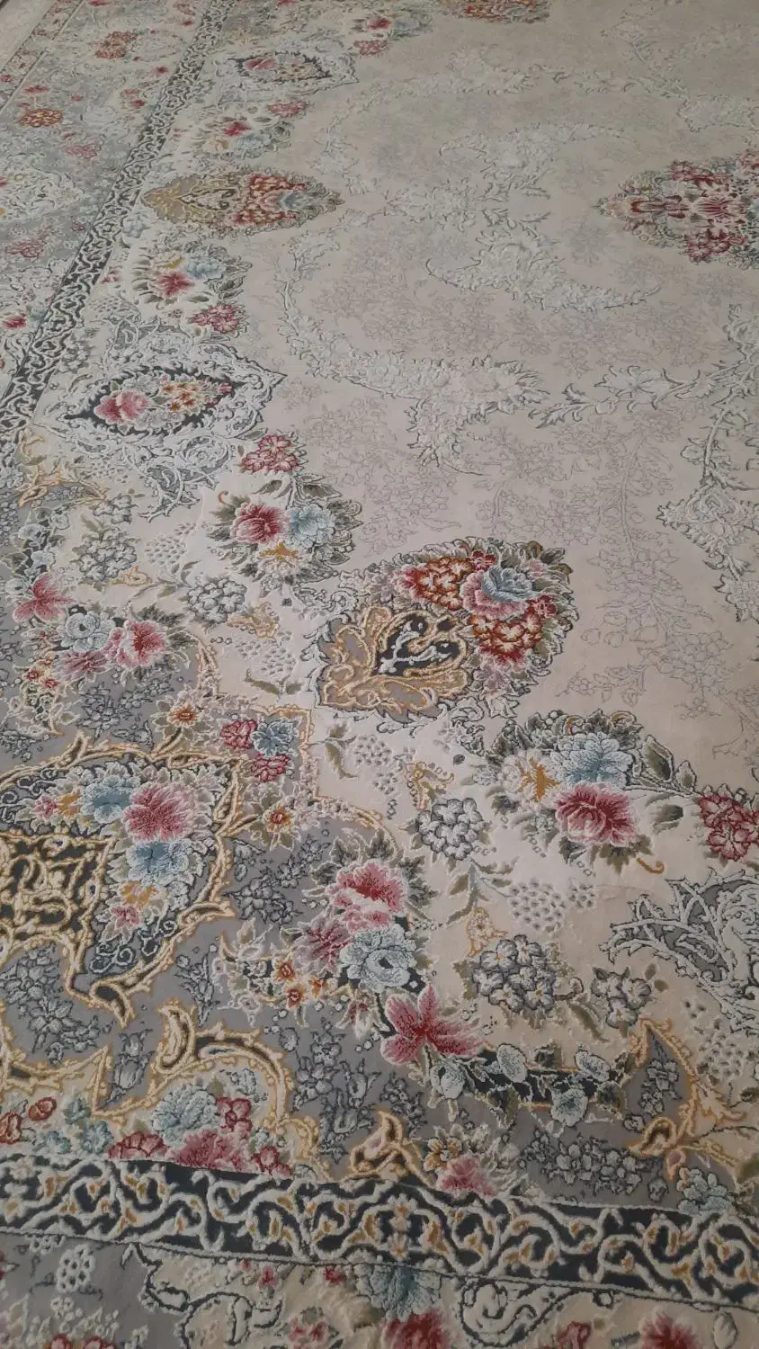 فرش ۱۲۰۰شانه تراکم ۳۶۰۰ تعداد۴تخته زمینه کرم|فرش|قرچک, زیبا شهر|دیوار