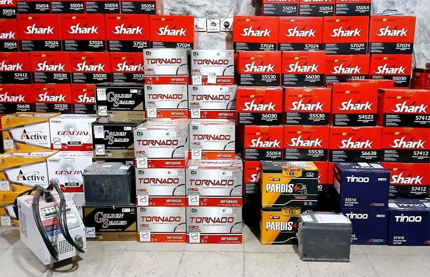 باتری خودرو//امداد باطری ماشین|قطعات یدکی و لوازم جانبی|فردوس (خراسان), |دیوار