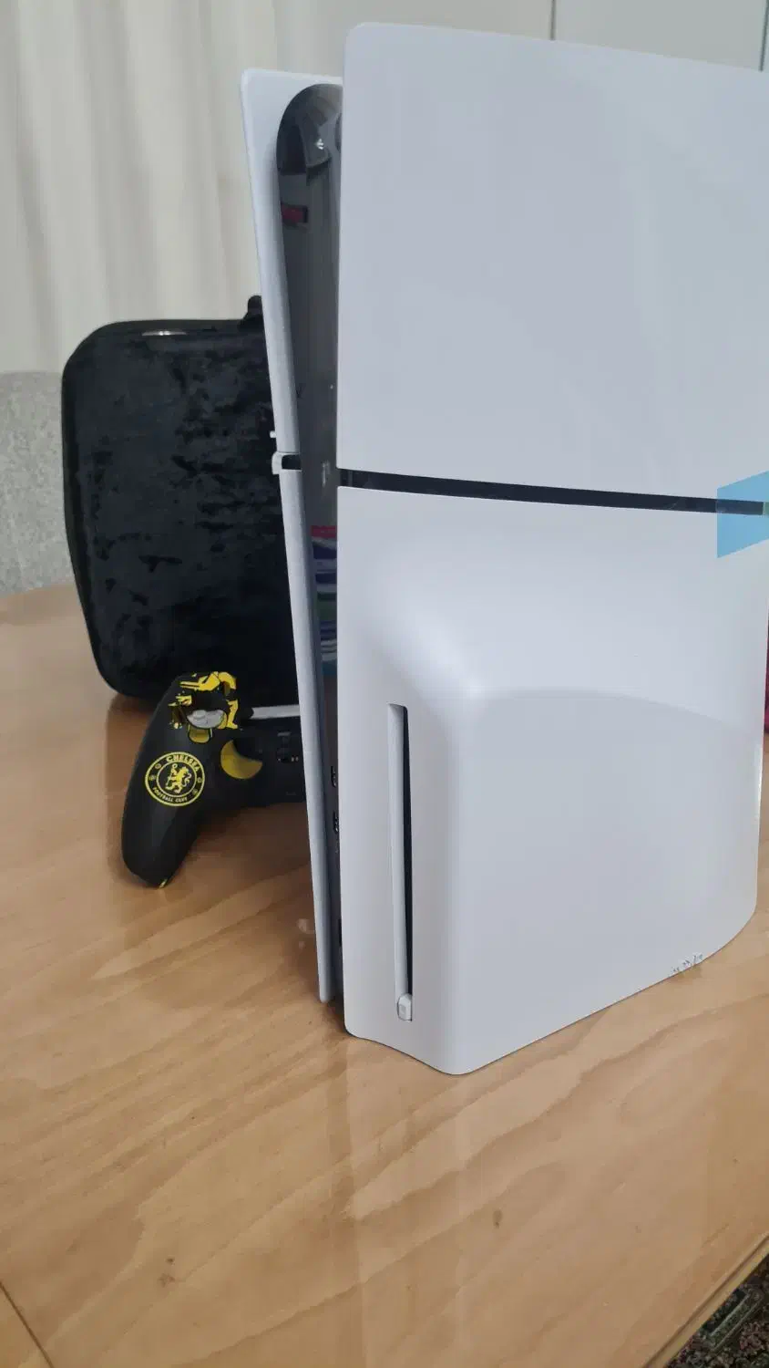 ps5 slim دیسک خور همراه با متعلقات و فول بازی|کنسول، بازی ویدئویی و آنلاین|ساوه, |دیوار