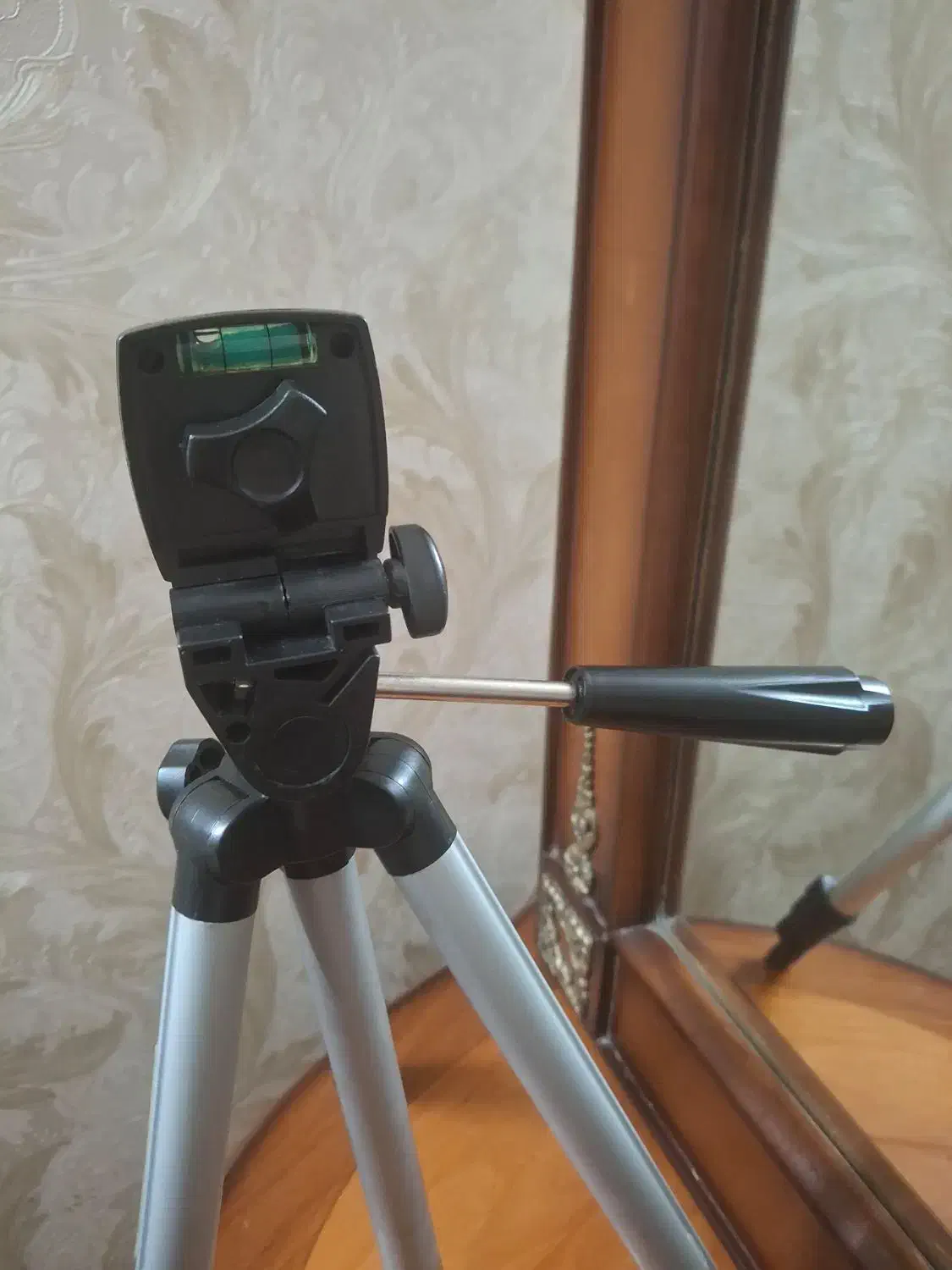 1 عدد پایه دوربین مخصوص عکاسی های حرفه ایی و تخصصی|دوربین عکاسی و فیلم‌برداری|مشهد, شهید فرامرز عباسی|دیوار