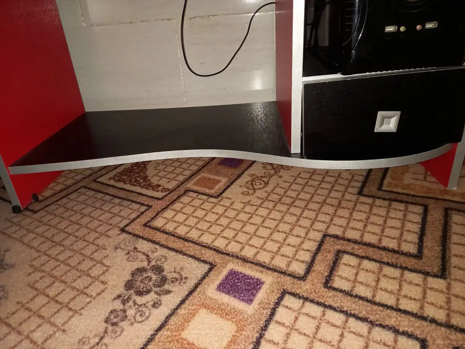 میز کامپیوتر تمیز|میز تحریر و کامپیوتر|شیراز, شهدای شهرک سعدی|دیوار