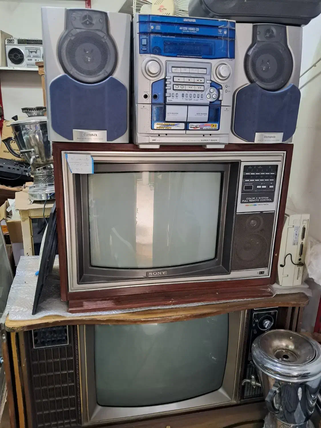 تلویزیون قدیمی ضبط صوت|کلکسیون اشیاء عتیقه|فسا, |دیوار