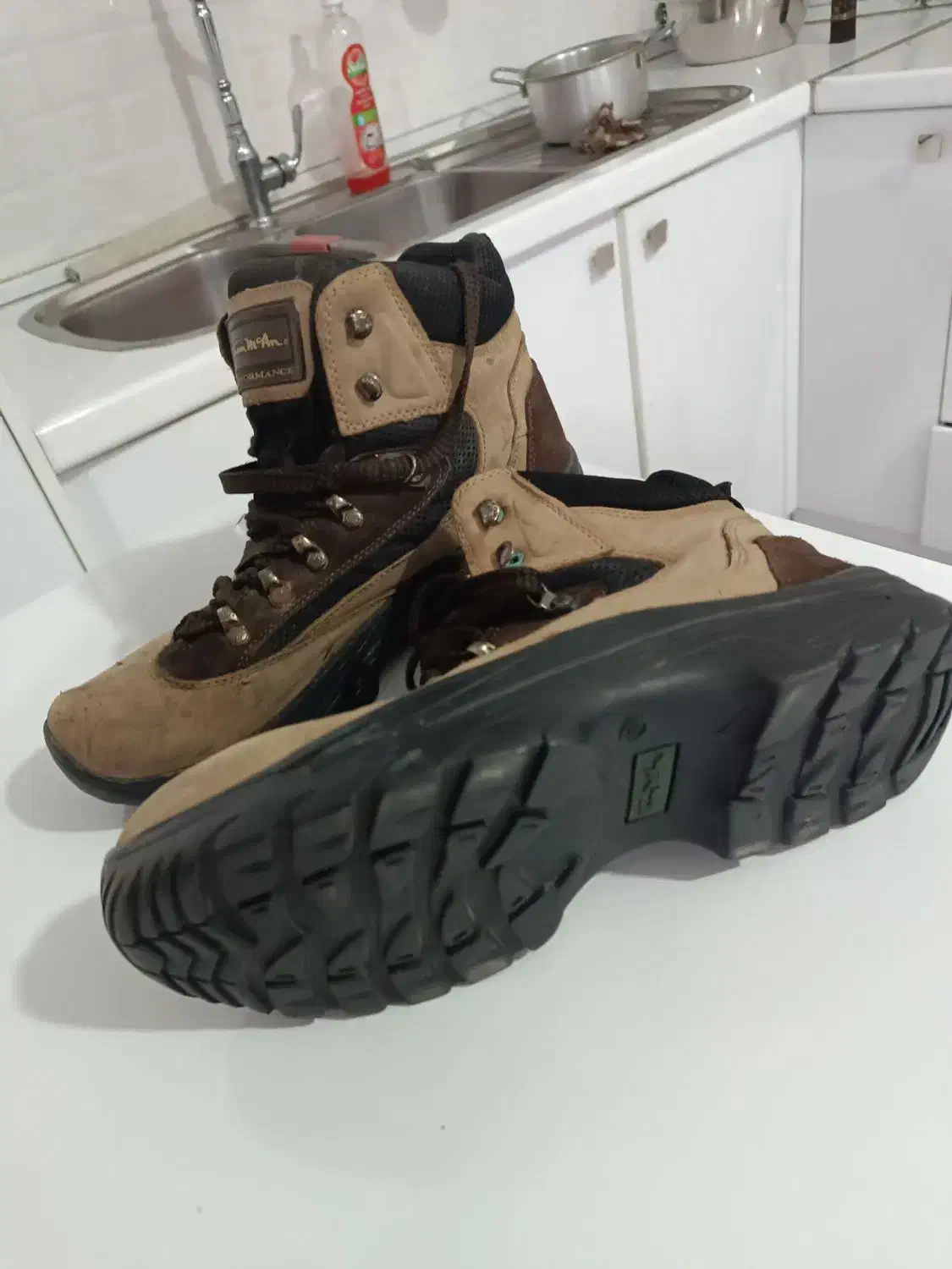 کفش کوهنوردی معاوضه با عروس هلندی|کوهنوردی و کمپینگ|سبزوار, چهارراه فرودگاه|دیوار