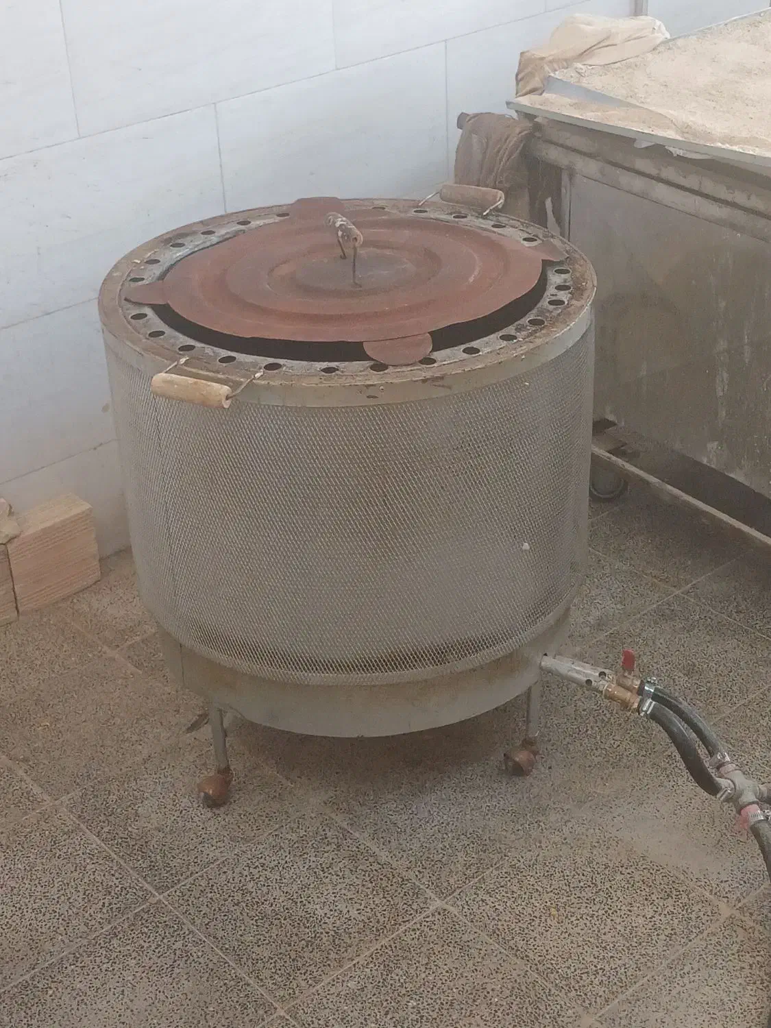 تنور گازی بزرگ 5نونه سالم سالم در حد نو|اجاق گاز و لوازم برقی پخت‌وپز|یزد, |دیوار