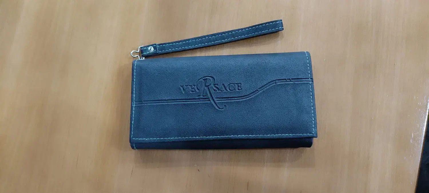 کیف|کیف، کفش، کمربند|شیراز, گل سرخ|دیوار