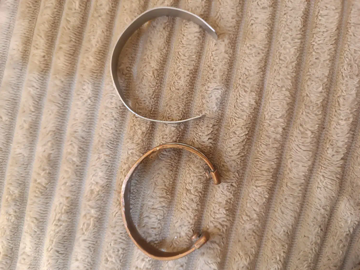 دستبند استیل و وسی|بدلیجات|نجفآباد, دلگشا|دیوار