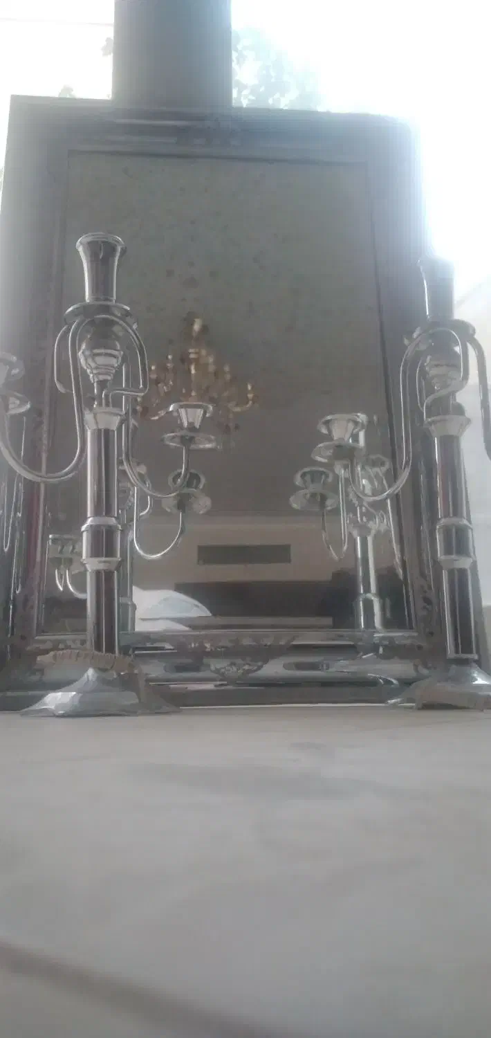 اینه شمعدان|آینه|اصفهان, سرچشمه|دیوار