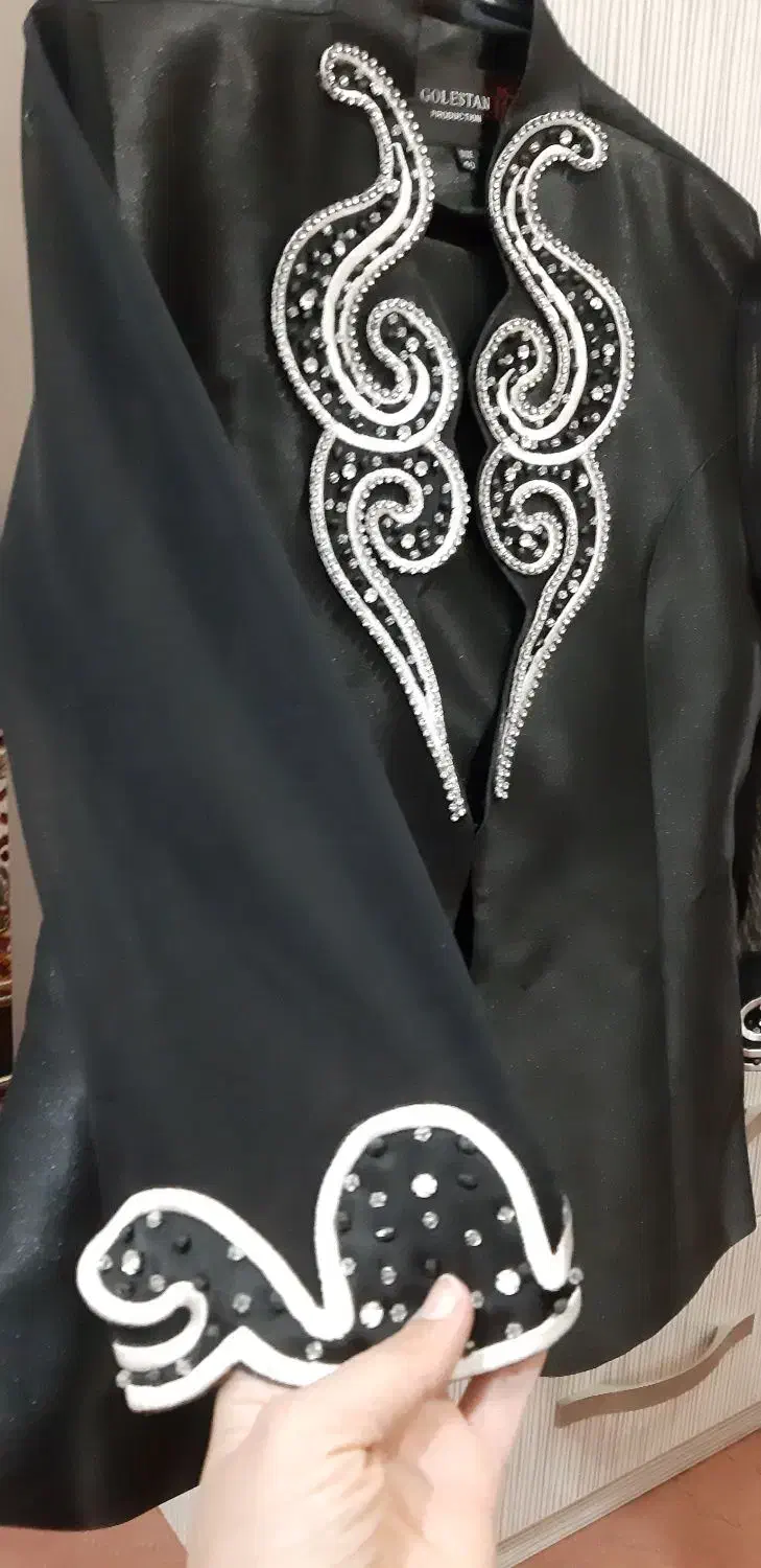 کت دامن|لباس|جهرم, |دیوار