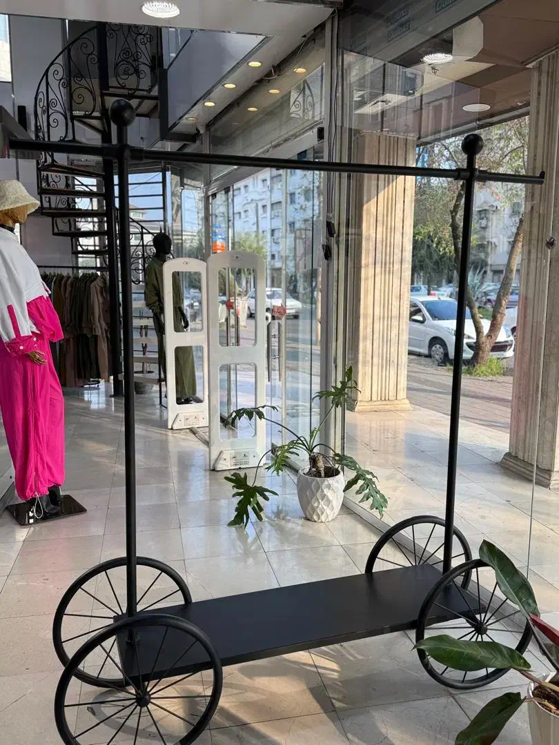 رگال قفس|فروشگاه و مغازه|رشت, معلم|دیوار