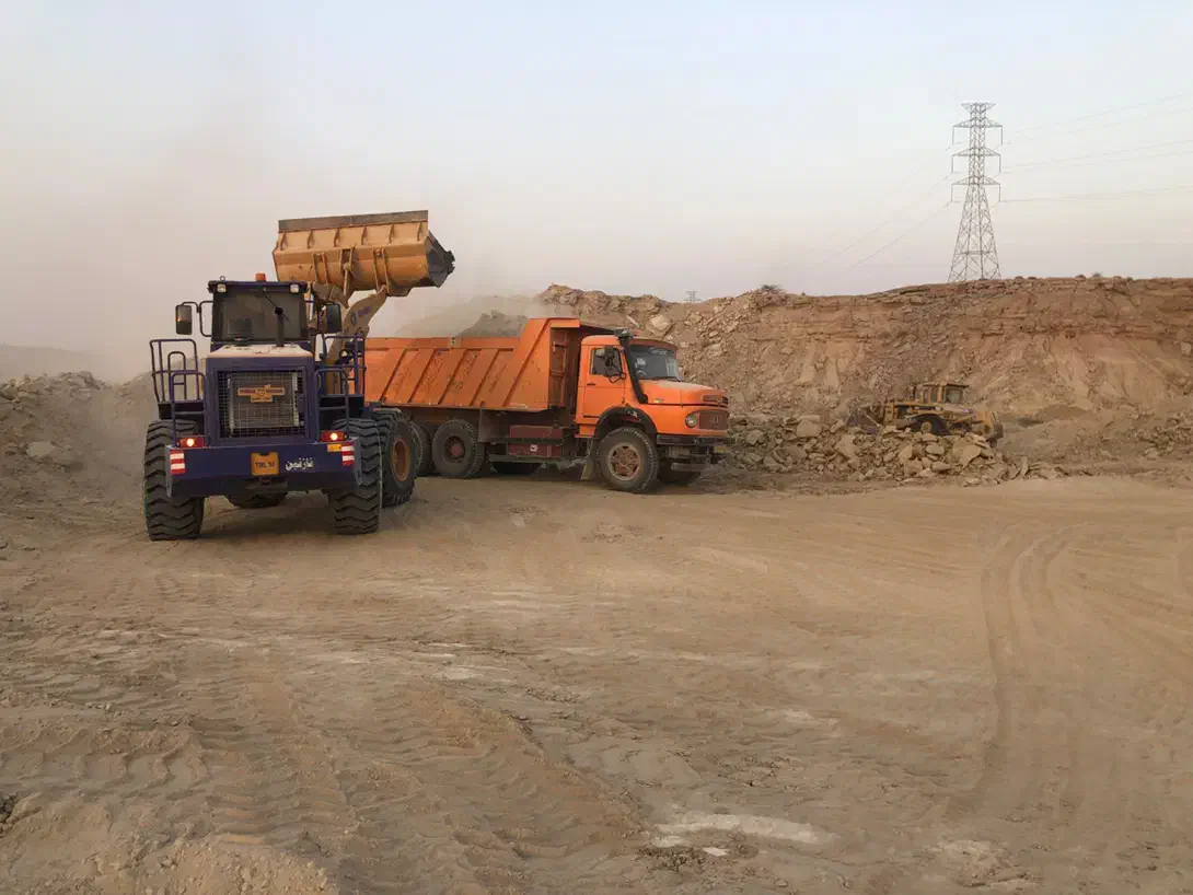 نیازمنده راننده پایه یک جهت کار در سنگ شکن|استخدام حمل و نقل|بندرعباس, |دیوار