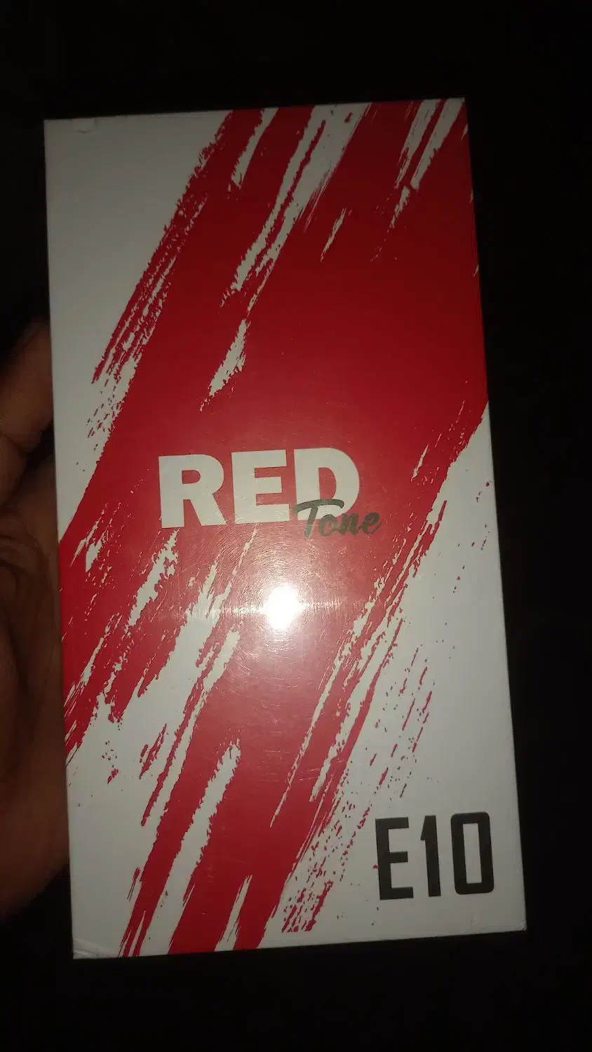 گوشی ردتون|موبایل|تخت, |دیوار