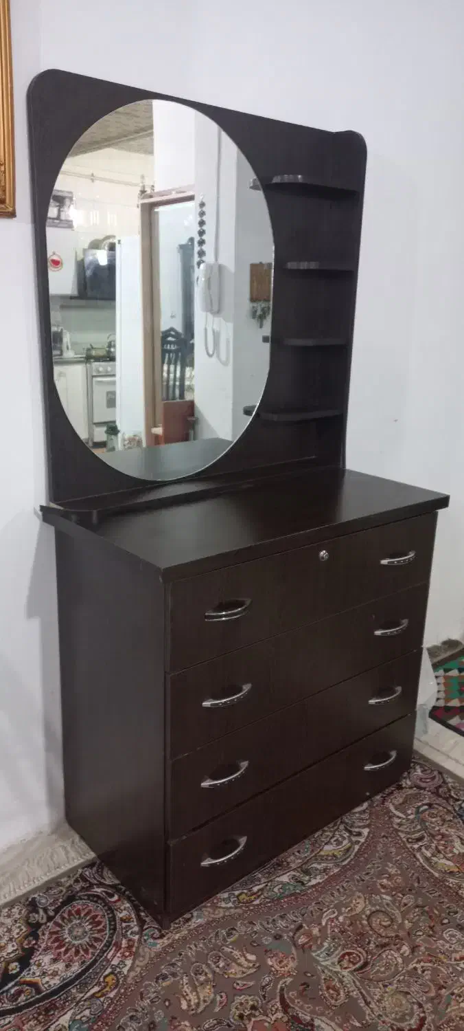 میز آرایش دراور  سالم و جا دار|جاکفشی، کمد، دراور|شیراز, سعدیه جنوبی|دیوار