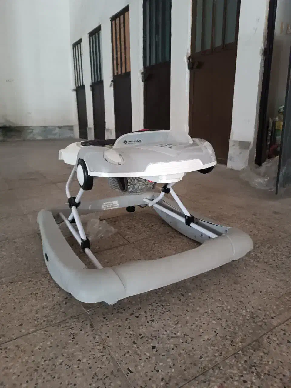 روروئک|کالسکه و لوازم جانبی|گلبهار, شهر جدید گلبهار|دیوار