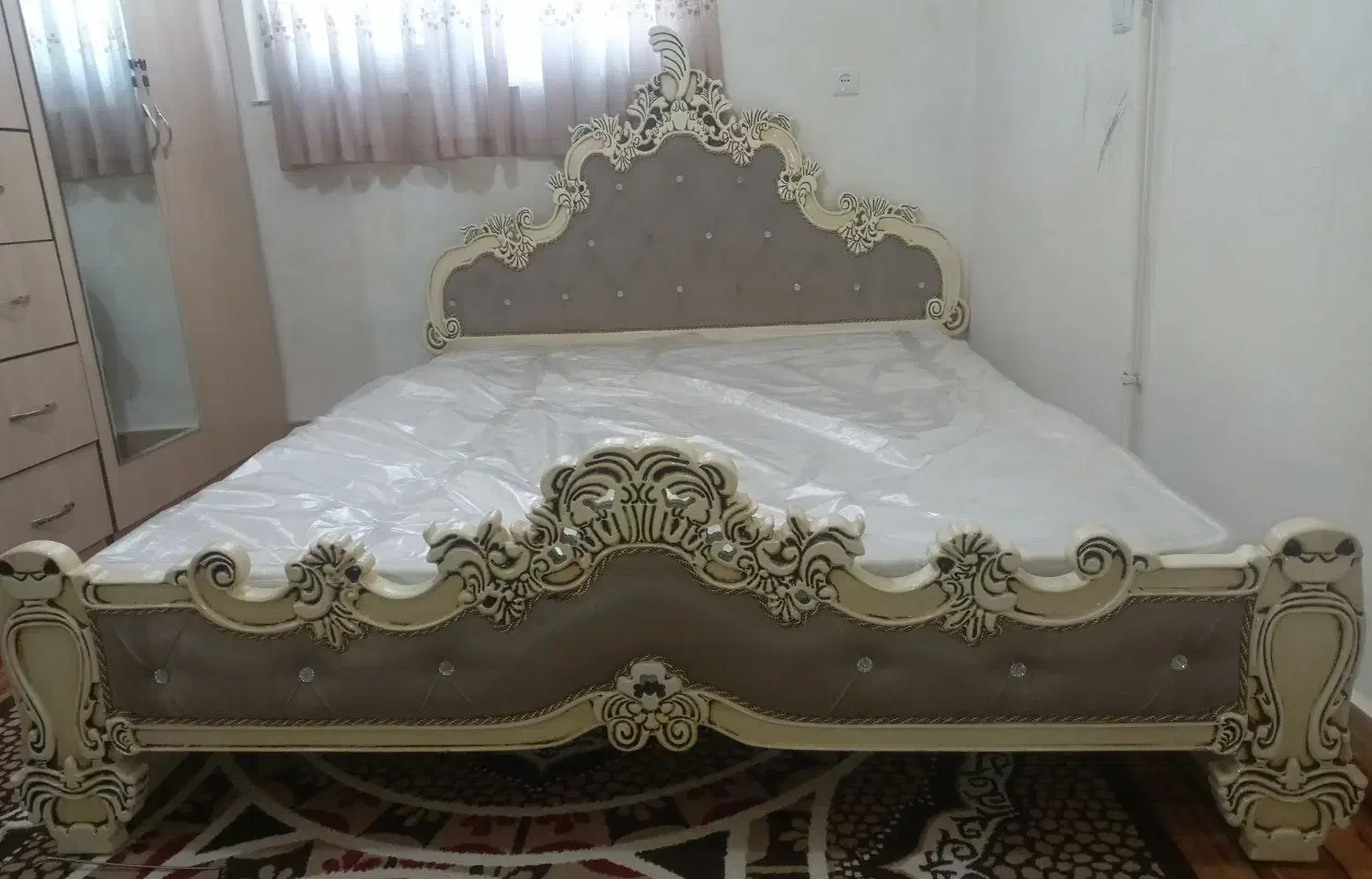 تخت خواب ۲ نفره|تخت و سرویس خواب|اقبالیه, |دیوار