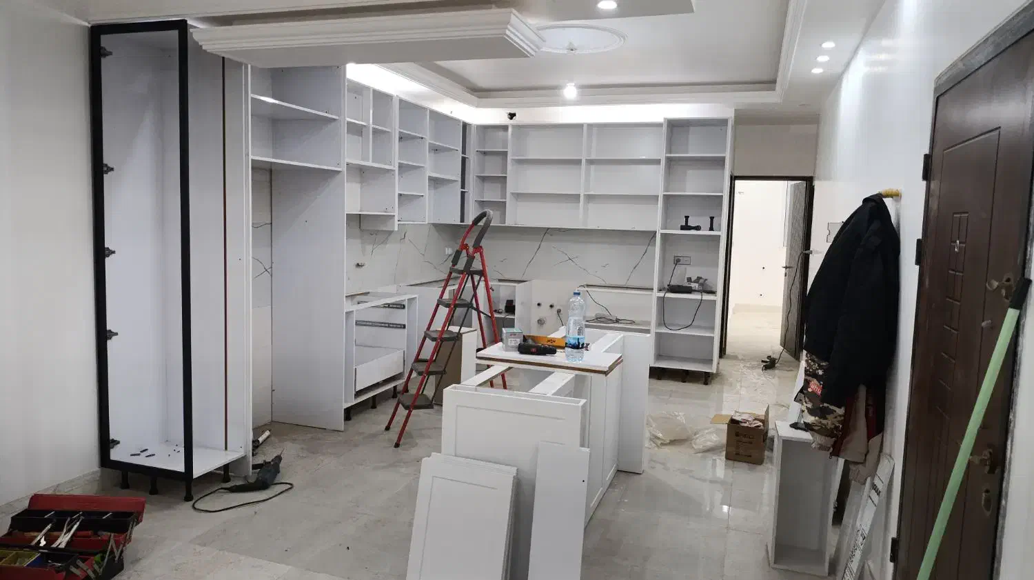 نیروی کار کار آموز و کمک نصاب جهت نصب کابینت|استخدام معماری، عمران و ساختمانی|قم, صدوق|دیوار