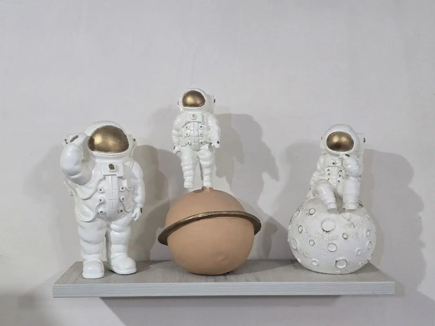 مجسمه|مجسمه، تندیس، ماکت|فردیس, ثابتی|دیوار