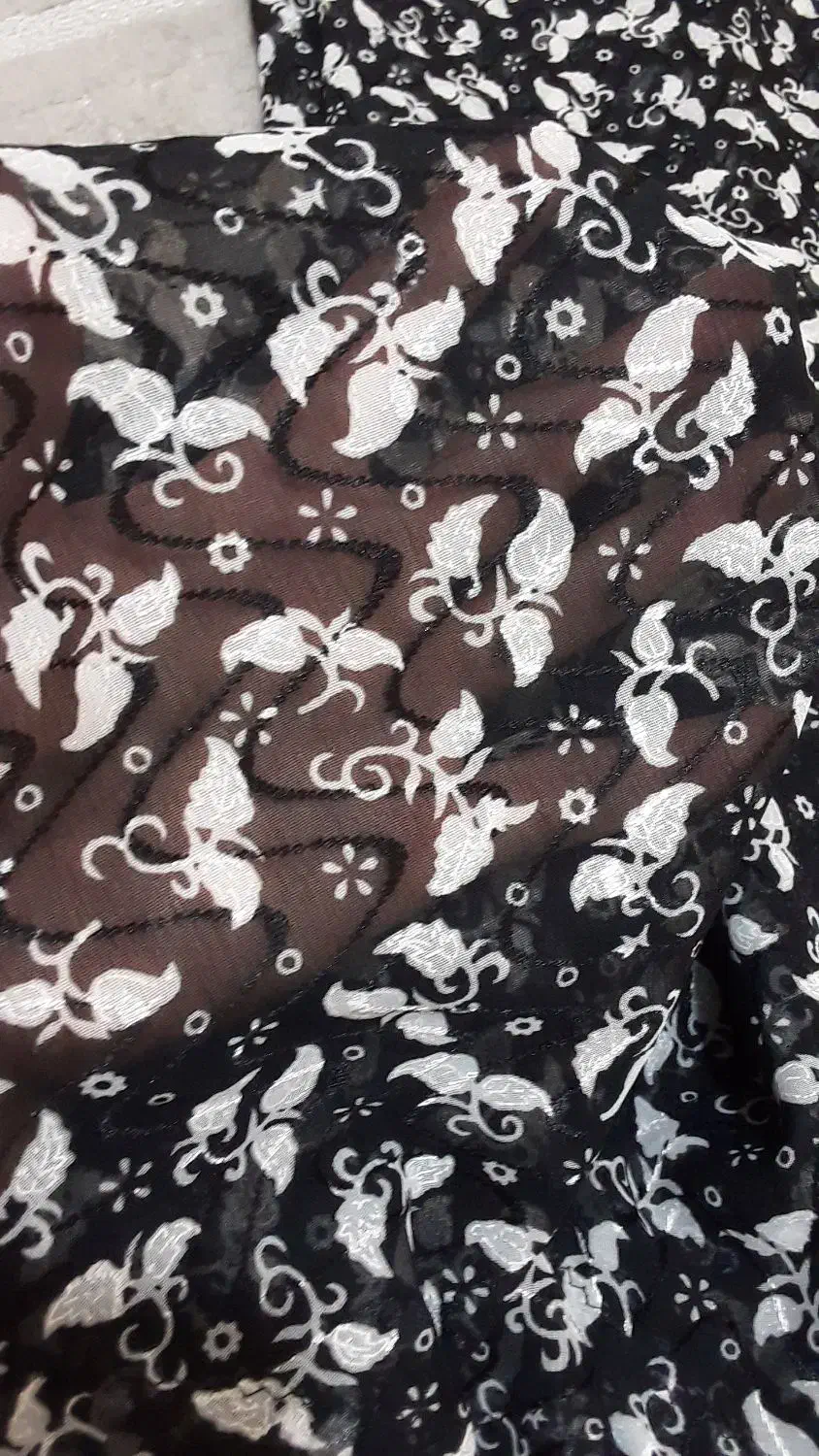 چادر رنگی دوخته شده نو نو|لباس|قدس, شهر‌قدس|دیوار