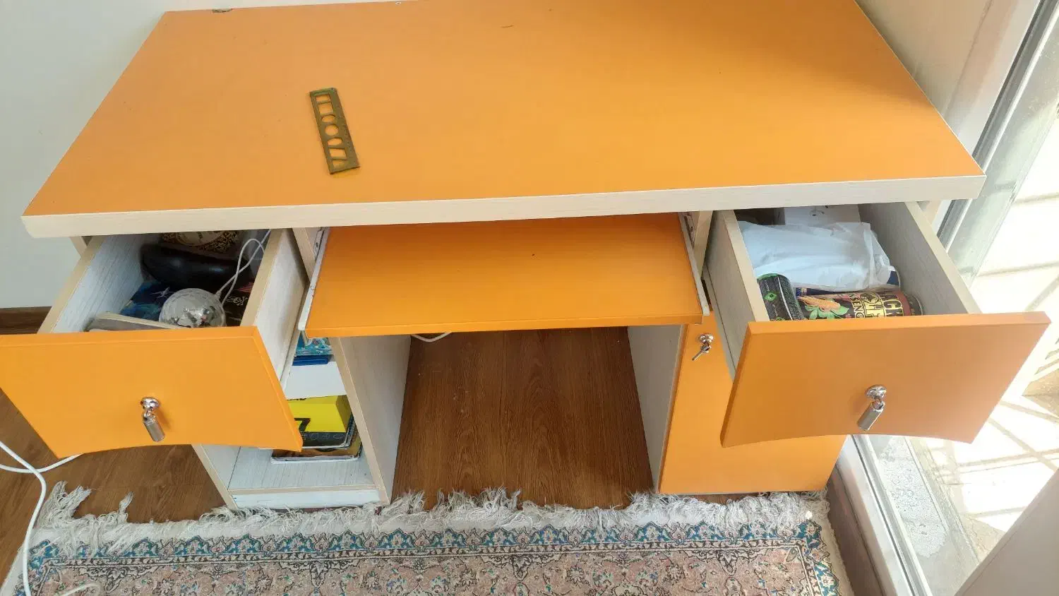 میز تحریر سالم و تمیز|میز تحریر و کامپیوتر|تهران, سازمان برنامه شمالی|دیوار