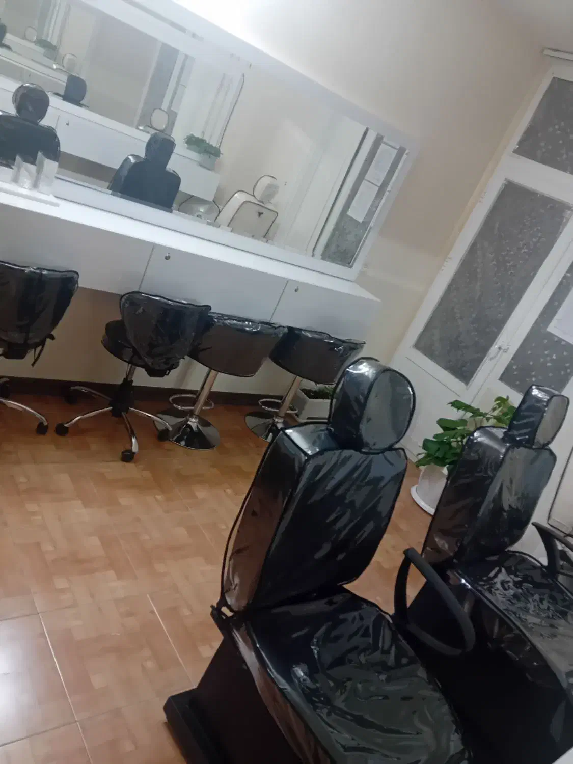 جذب پرسنل  رنگ . کراتین . مژه . اصلاح در زیباکده|استخدام درمانی، زیبایی، بهداشتی|شاهین‌شهر, فردوسی|دیوار