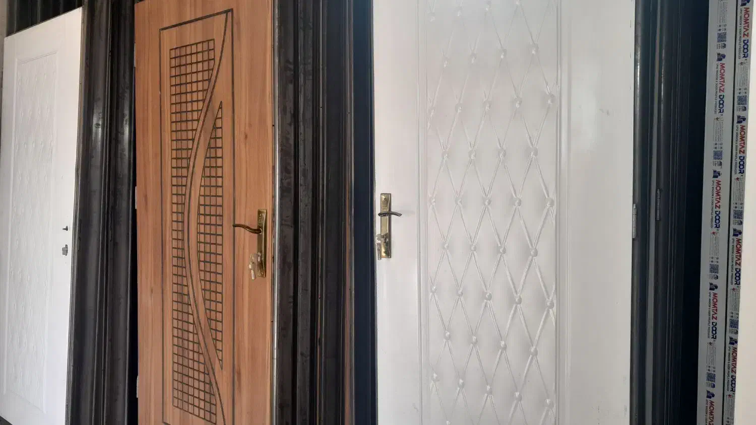 درب چوبی با فرم کامل کد 340|مصالح و تجهیزات ساختمان|باوی, |دیوار