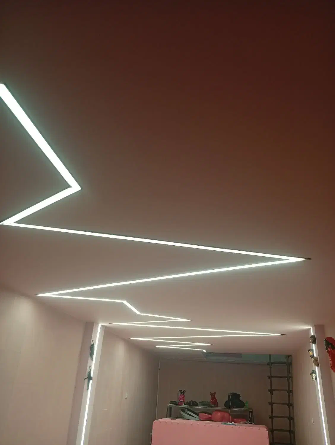 برق کار ، لاینر ، دوربین مداربسته ،ساخت تابلوبرق ،|خدمات پیشه و مهارت|کرج, جهان‌شهر|دیوار