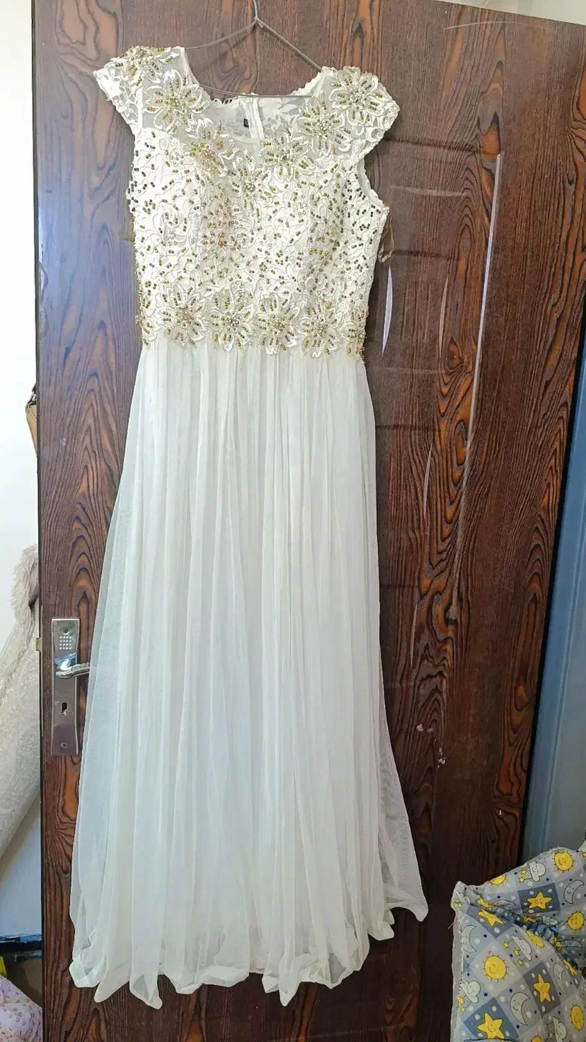 لباس مجلسی|لباس|فولادشهر, مسکن مهر فولادشهر|دیوار