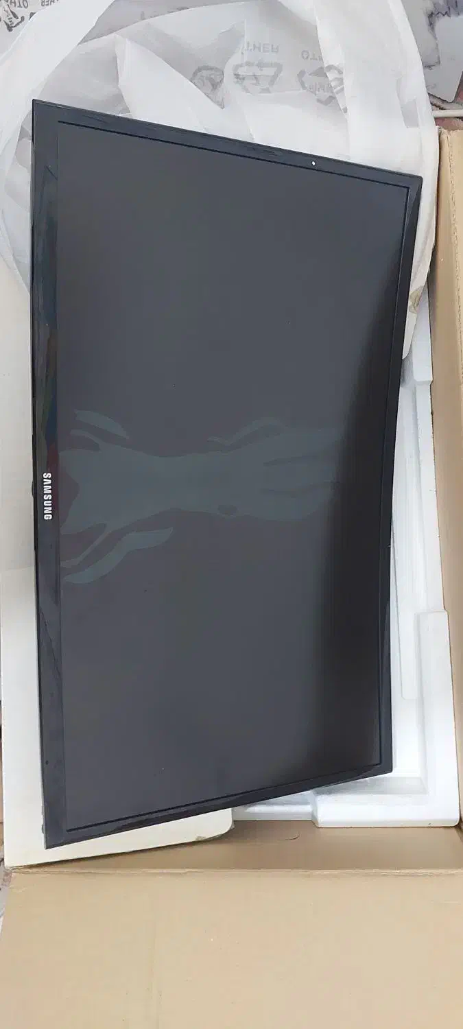 مانیتور شکسته سامسونگ|تلویزیون و پروژکتور|پردیس, فاز ۱۱|دیوار