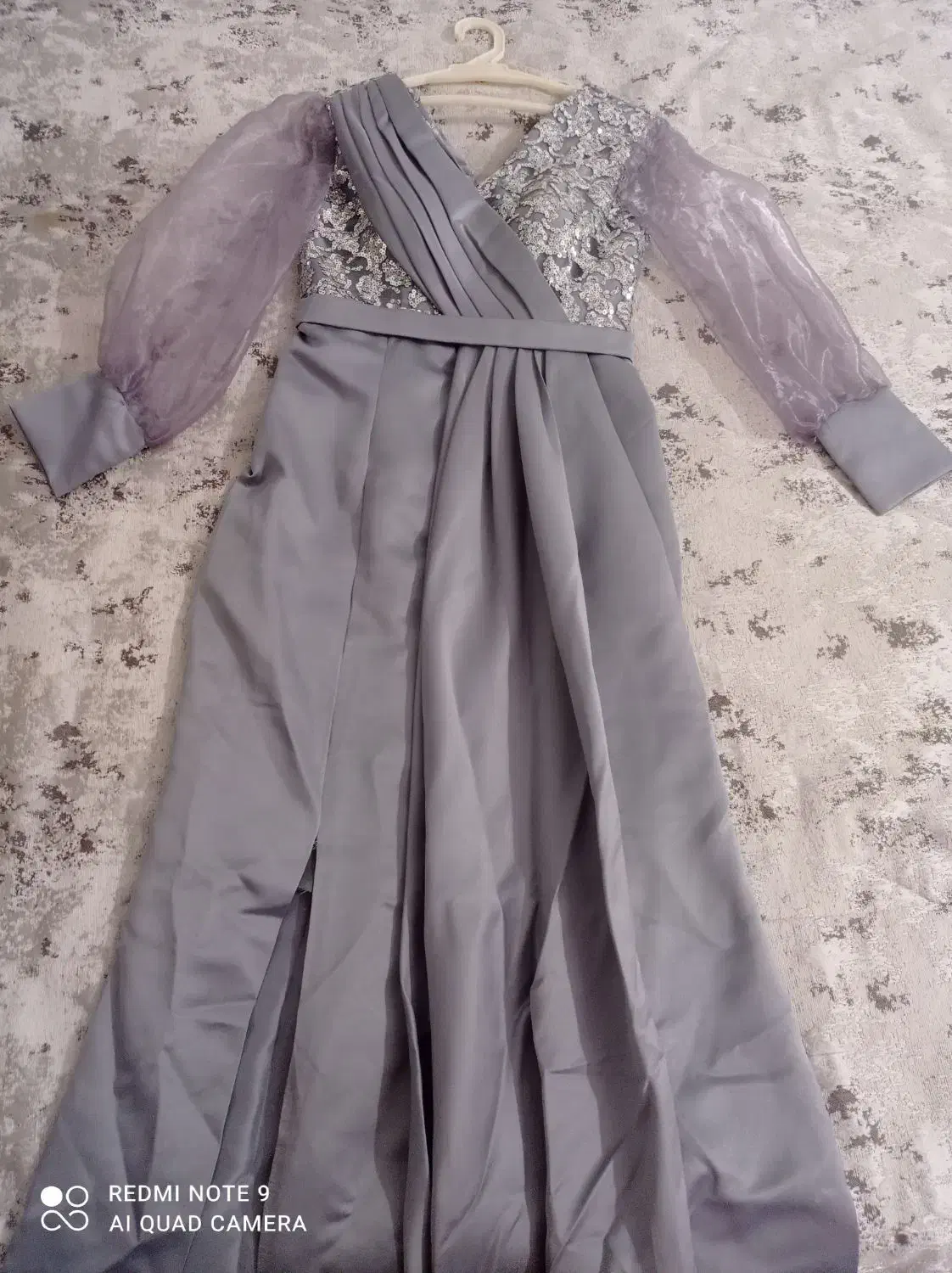 لباس مجلسی|لباس|رضویه, |دیوار