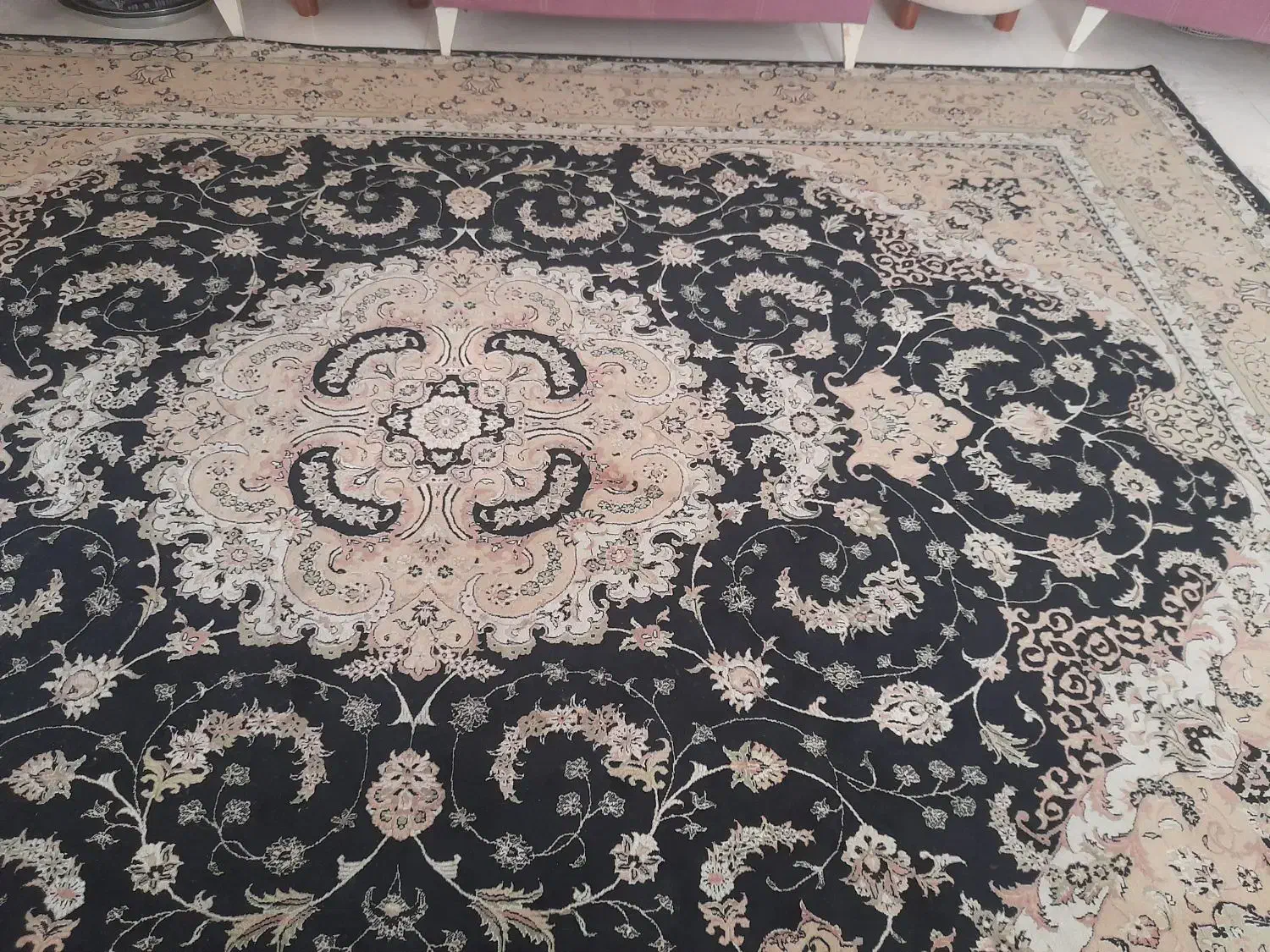 قالی ۱۲ متری سالم وتمیز ومبل ۴ نفره و دوعد پاف|فرش|مشهد, نکاح|دیوار