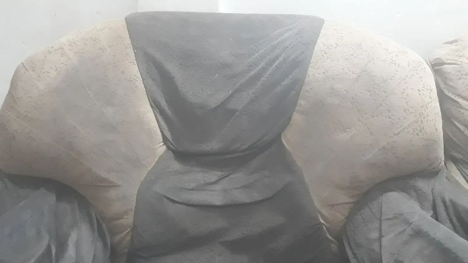 مبل راحتی فقط ۱۰۰ تومن|مبلمان خانگی و میز عسلی|قم, باغ کرباسی|دیوار