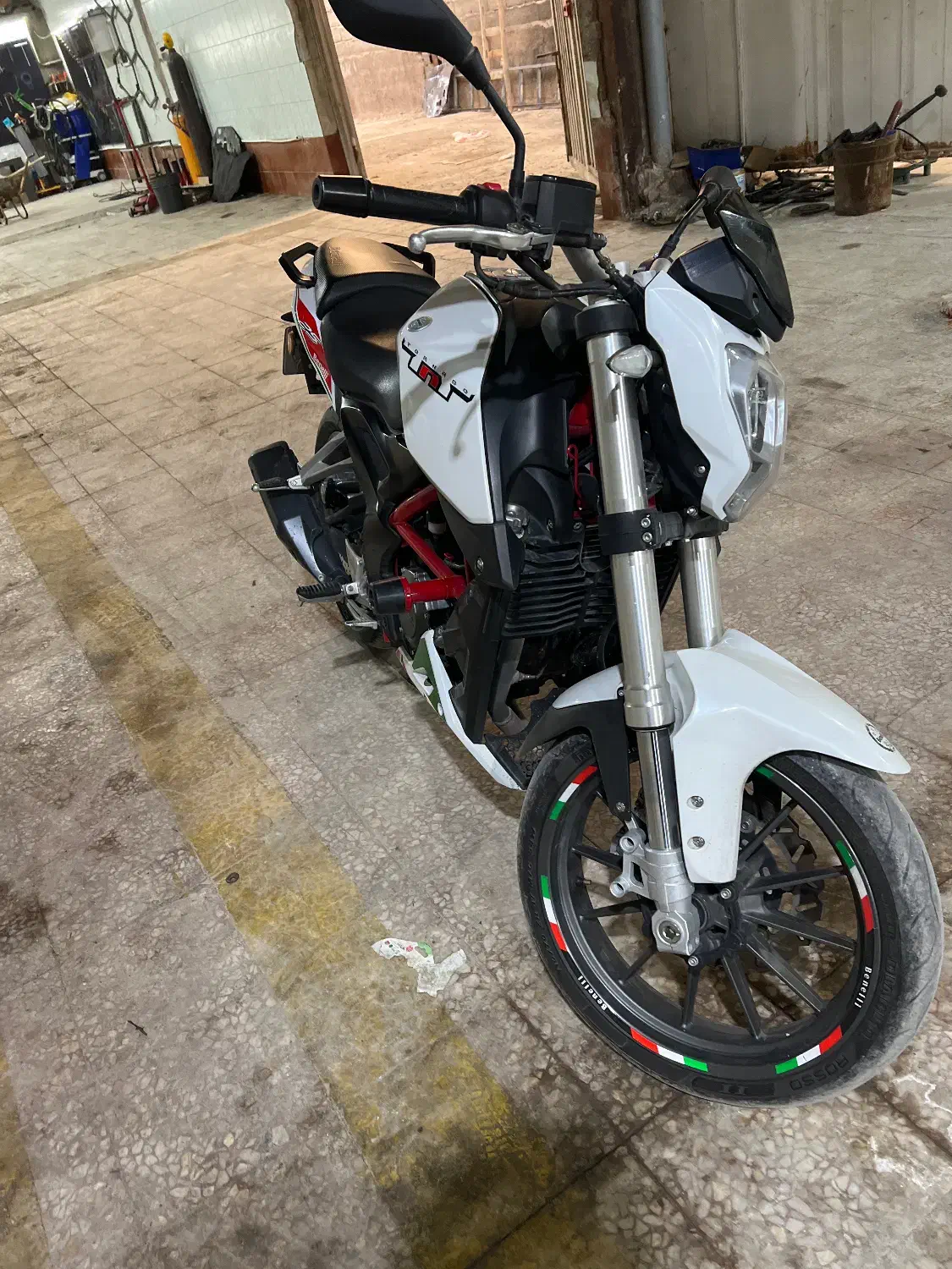 موتور بنلی ۲۵۰ قدیم فیس|موتورسیکلت|تبریز, |دیوار