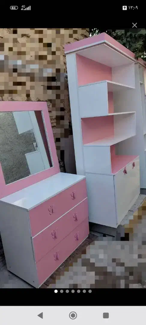 کمد کتابی.کمد لباسی .میز آرایش .تخت یک نفره|تخت و سرویس خواب|شیراز, قلعه شاهزاده بیگم|دیوار