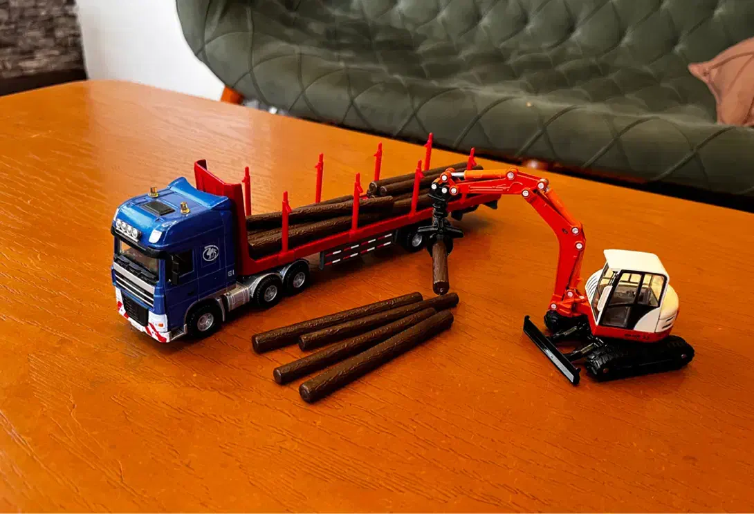 دو عدد ماکت، تریلی چوب و چنگک فلزی، مقیاس ۱/۵۰ KDW|اسباب‌‌بازی|تهران, امام زاده عبدالله|دیوار