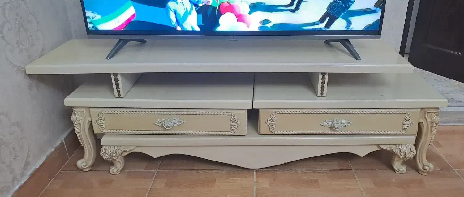 میزتلوزیون وامکان بزرگ کوچیک شدن وتغییر حالت داره|میز تلویزیون|رشت, معلم|دیوار