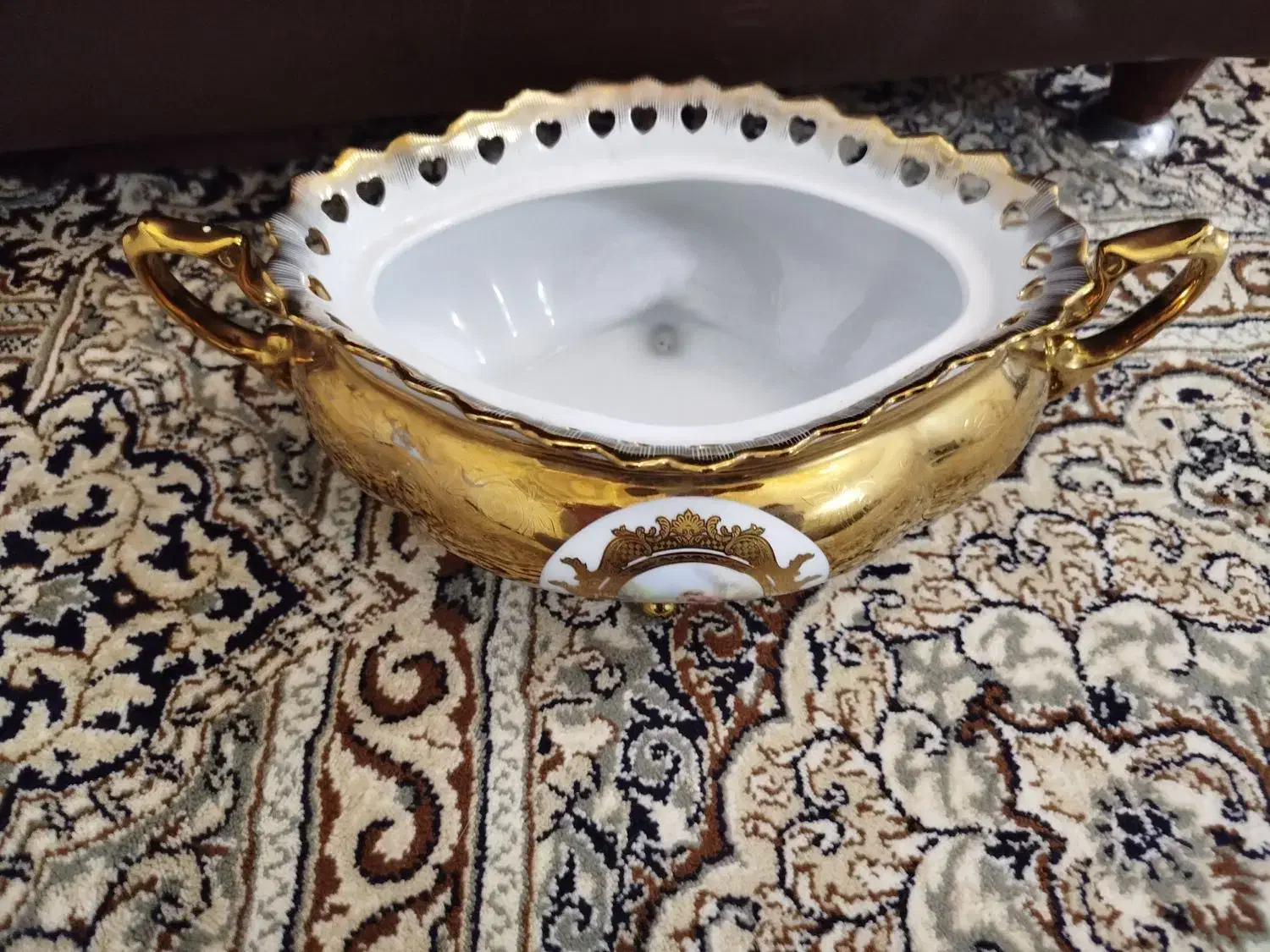 یک عدد ظرف چینی|ظروف سرو و پذیرایی|قم, آزادگان|دیوار