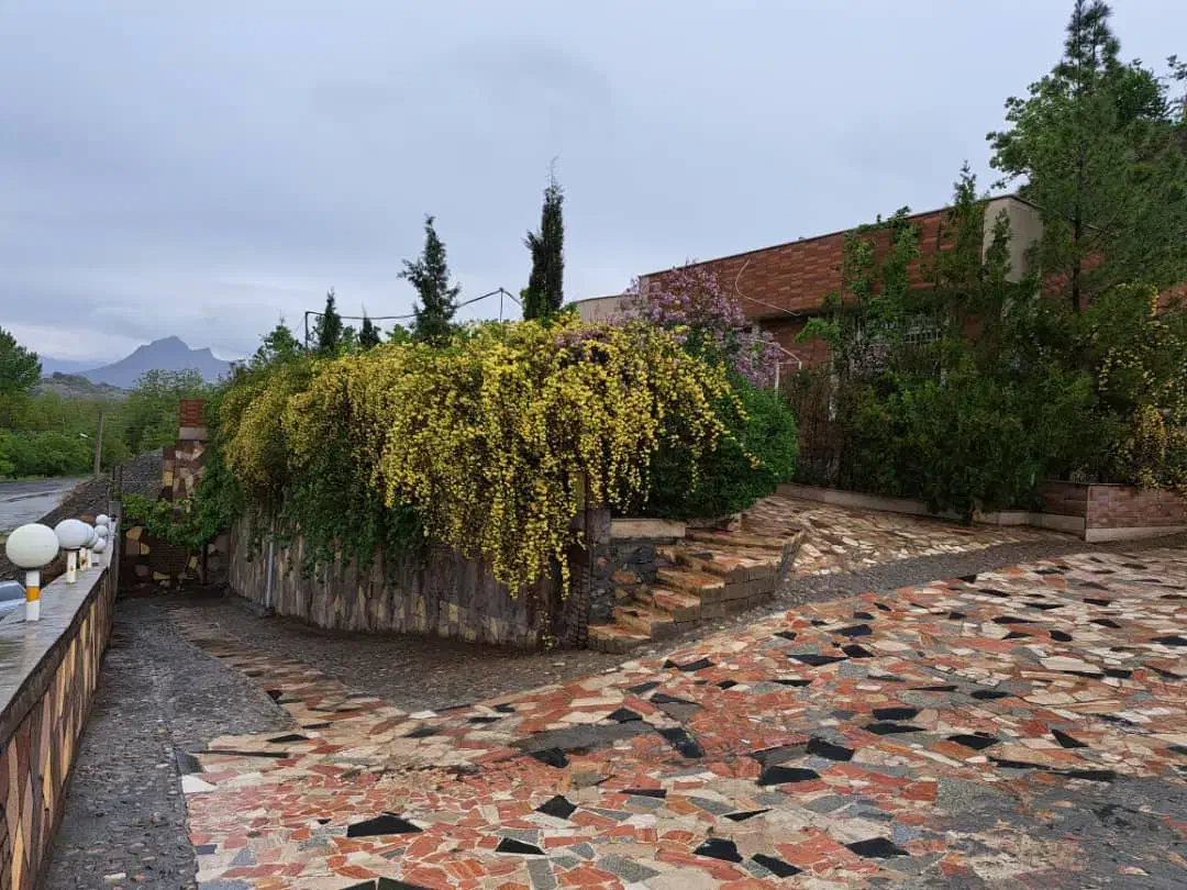 اجاره ویلا پلاک دوم 170متری باغ بهادران|اجارهٔ خانه و ویلا|باغ بهادران, |دیوار