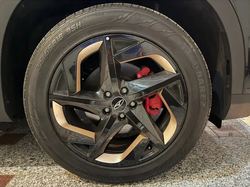 لاستیک بارز سایز 215/55R18|قطعات یدکی و لوازم جانبی|تهران, میدان ولیعصر|دیوار