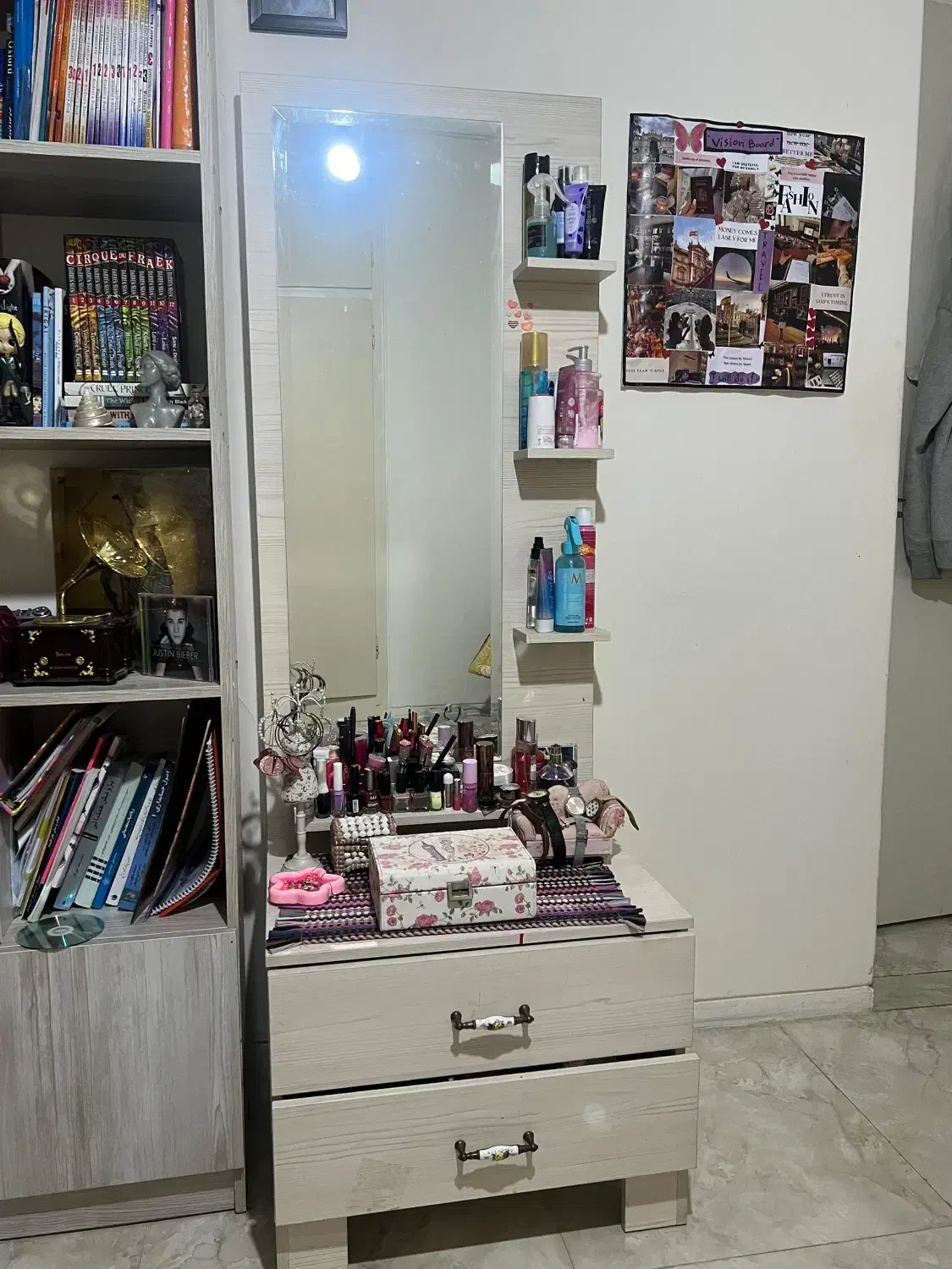 میز آرایش|تخت و سرویس خواب|تهران, درب دوم|دیوار