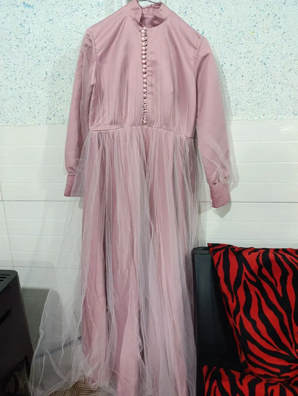 لباس مجلسی|لباس|هشتگرد, هشتگرد قدیم|دیوار