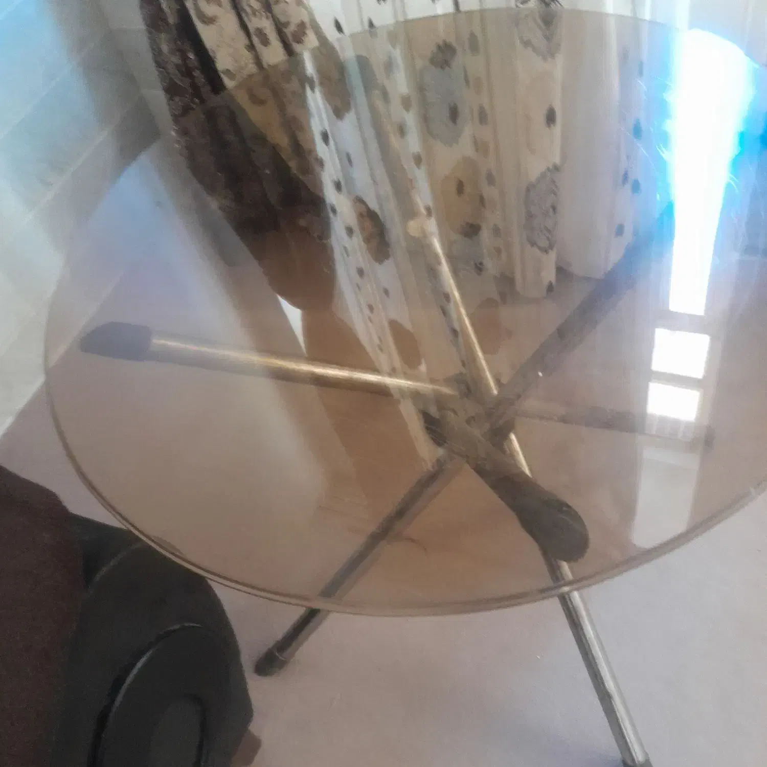 میز. گرد|میز و صندلی غذاخوری|میبد, |دیوار