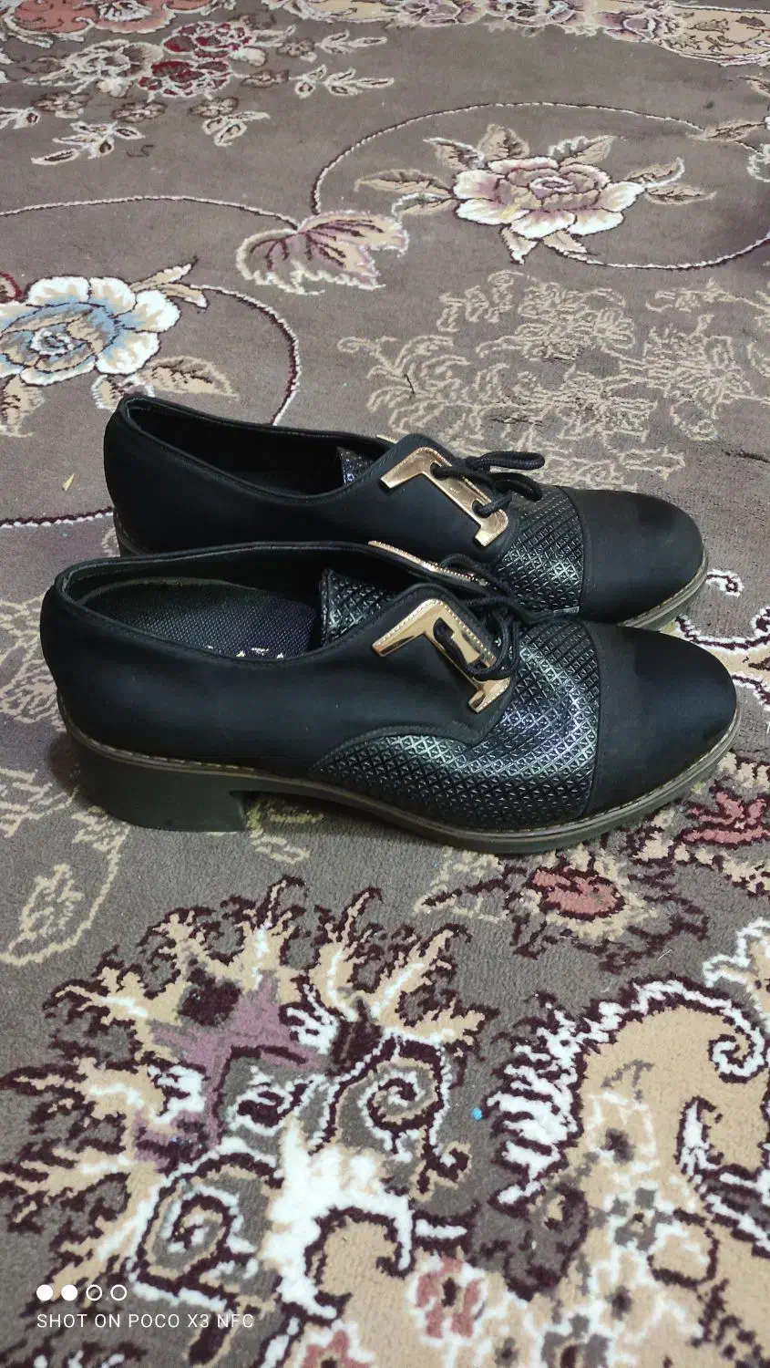 کفش درحدنو|کیف، کفش، کمربند|کاشان, راوند|دیوار