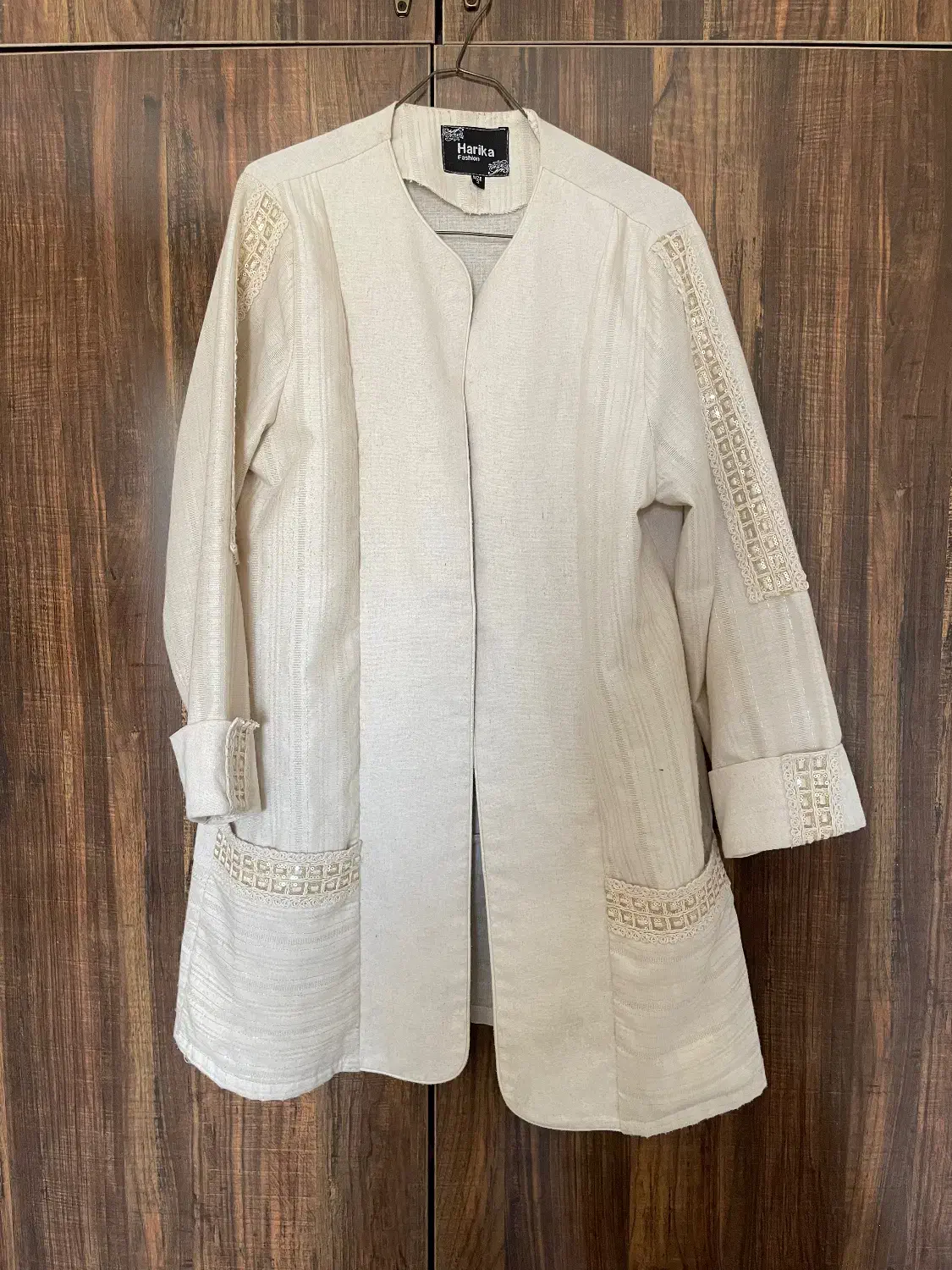 مانتو|لباس|کوهسار (البرز), |دیوار