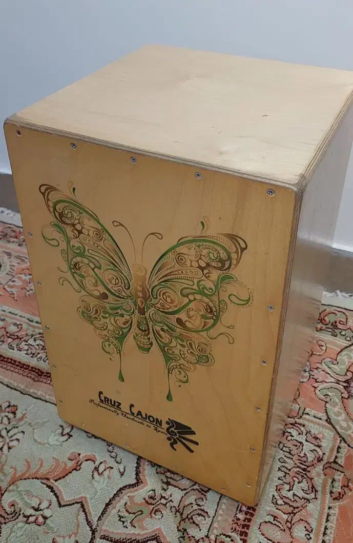 کاخن|درام و پرکاشن|تهران, راه آهن|دیوار