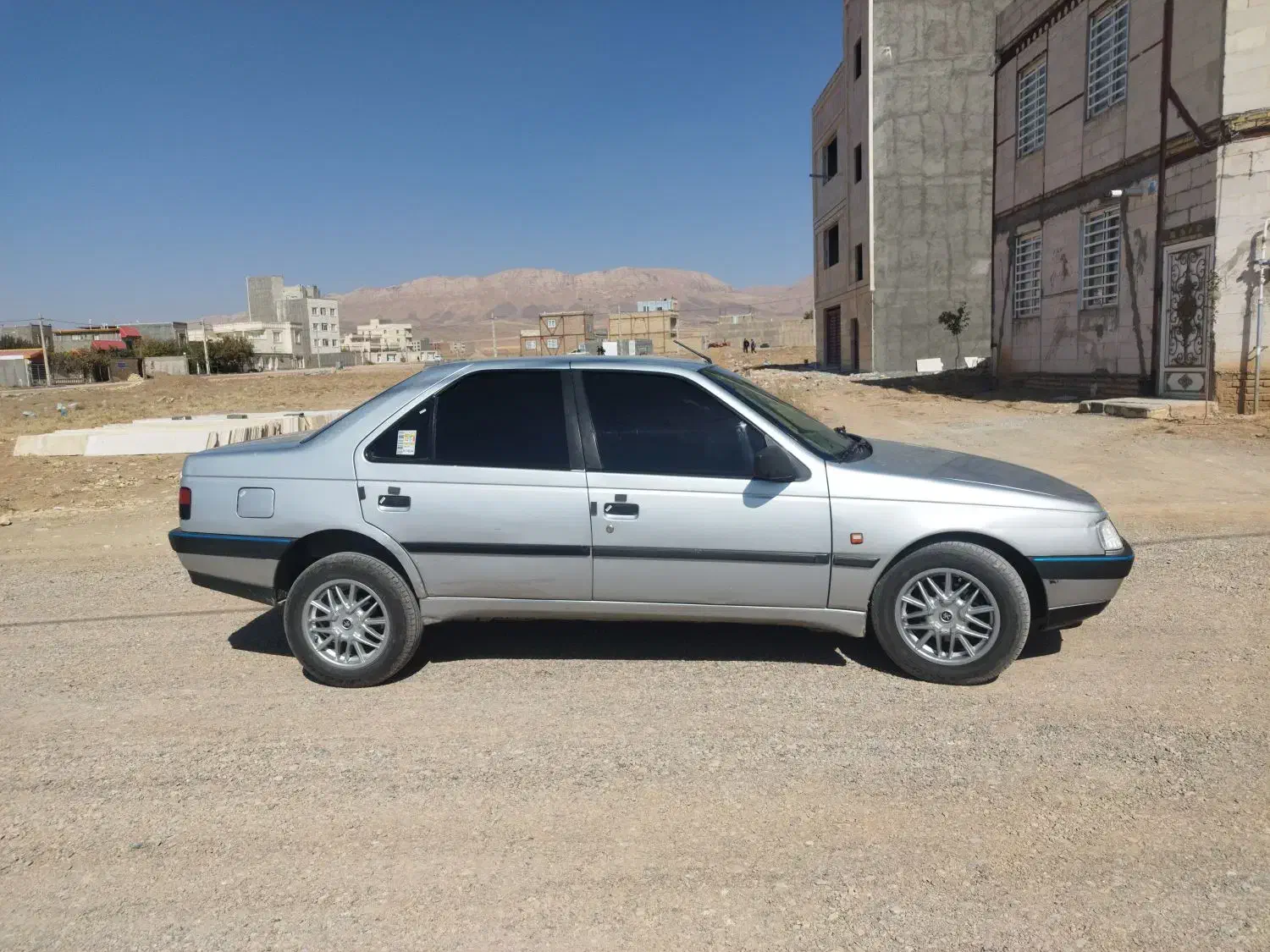 پژو ۴۰۵|خودرو سواری و وانت|کمیجان, |دیوار