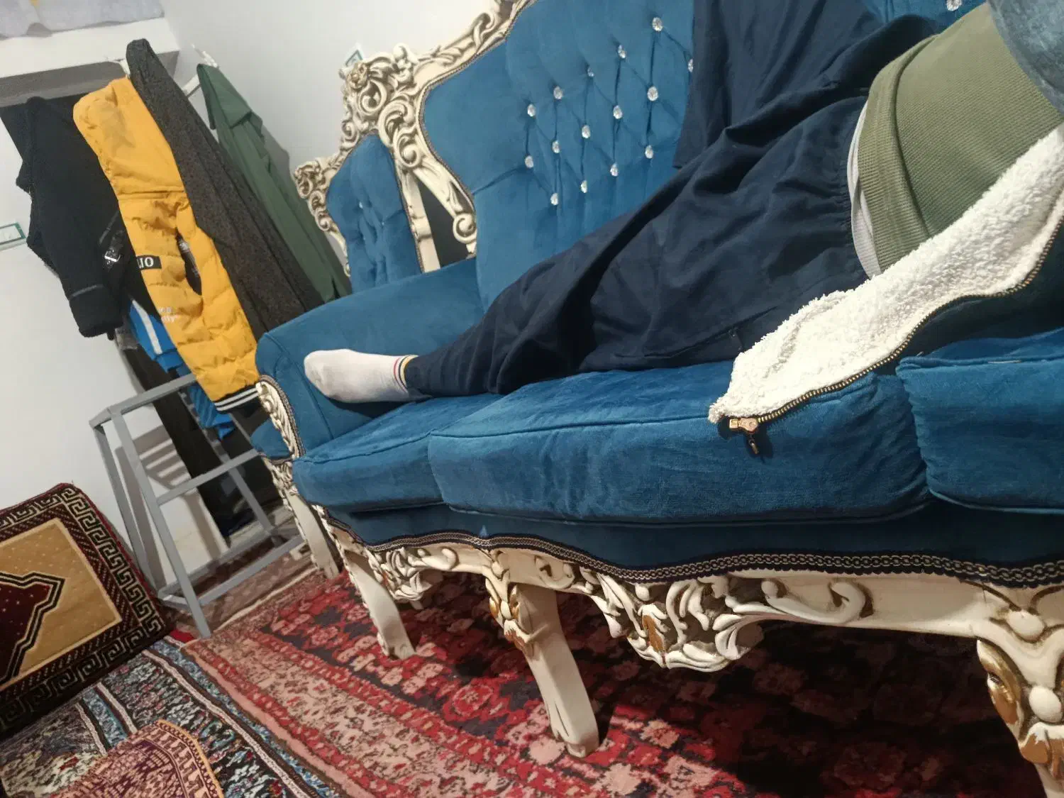 مبلمان ۹نفره سالم|مبلمان خانگی و میز عسلی|رزن, |دیوار