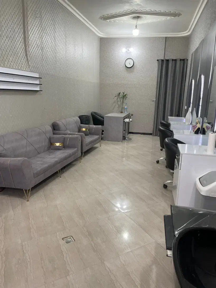 واگذاری و فروش سالن زیبایی با تمام تجهیزات|آرایشگاه و سالن‌های زیبایی|ارومیه, |دیوار