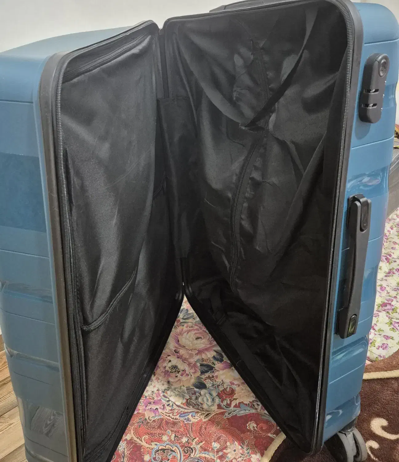 چمدان ترک|کیف، کفش، کمربند|آشخانه, |دیوار