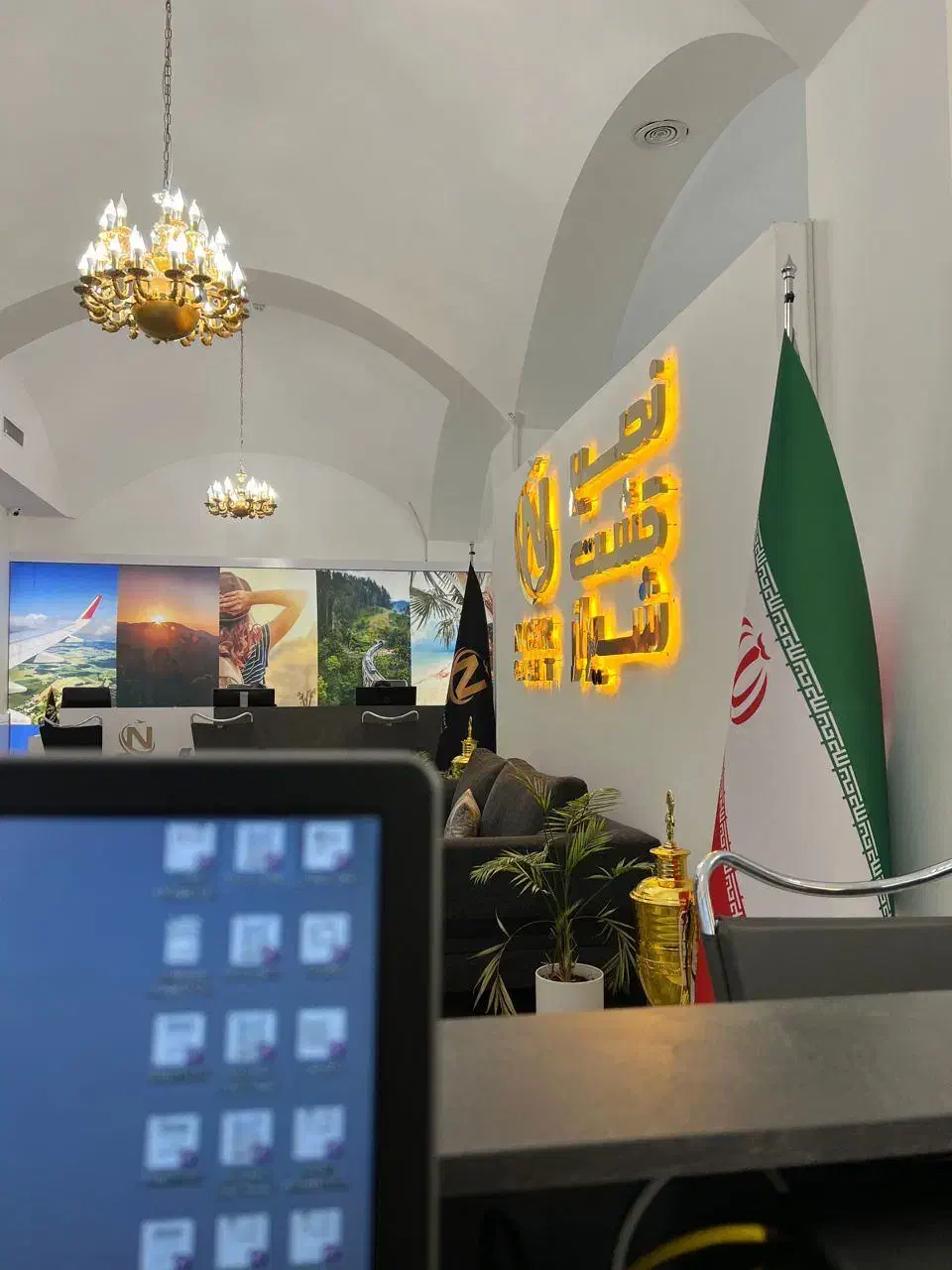 بلیط داخلی و خارجی|تور و چارتر|شیراز, باغ تخت|دیوار